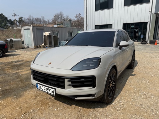 Porsche Cayenne 2025