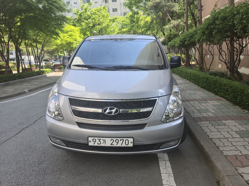 Hyundai Starex