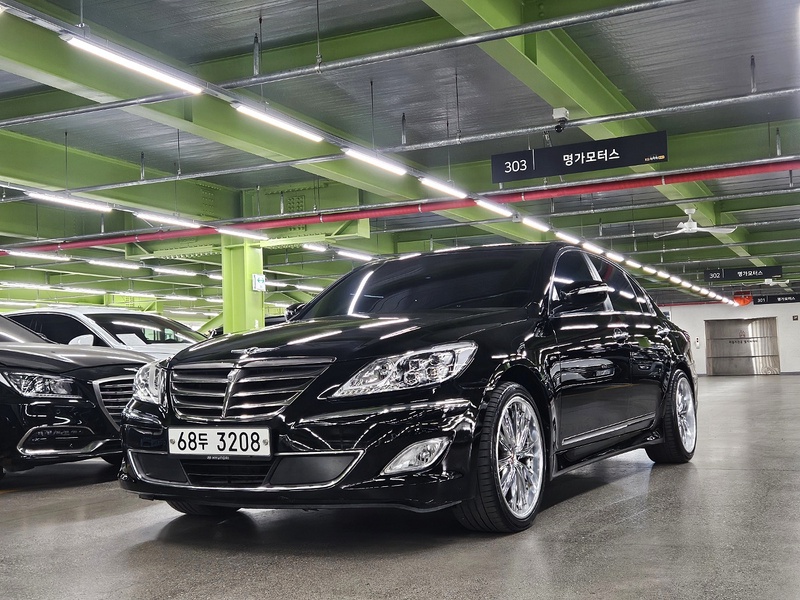 Hyundai Genesis