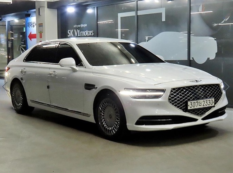 Genesis G90
