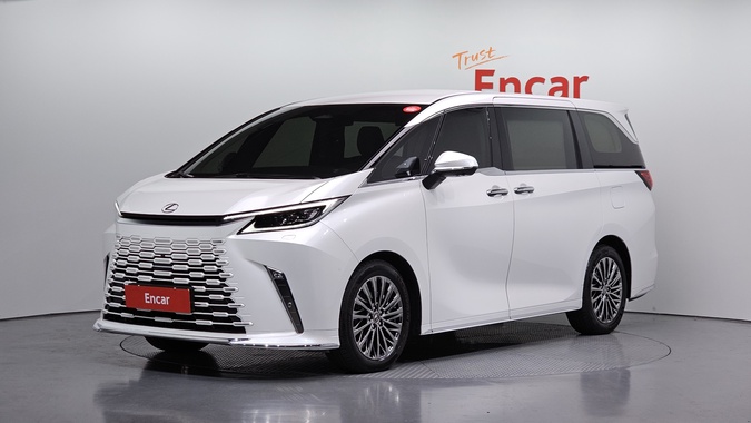 Lexus LM 2025