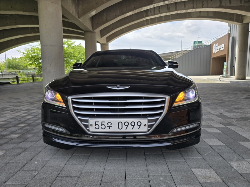 Hyundai Genesis
