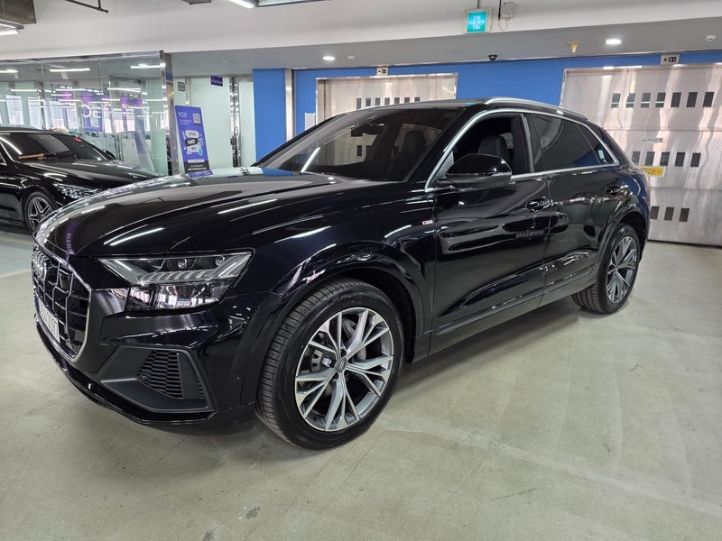Audi Q8