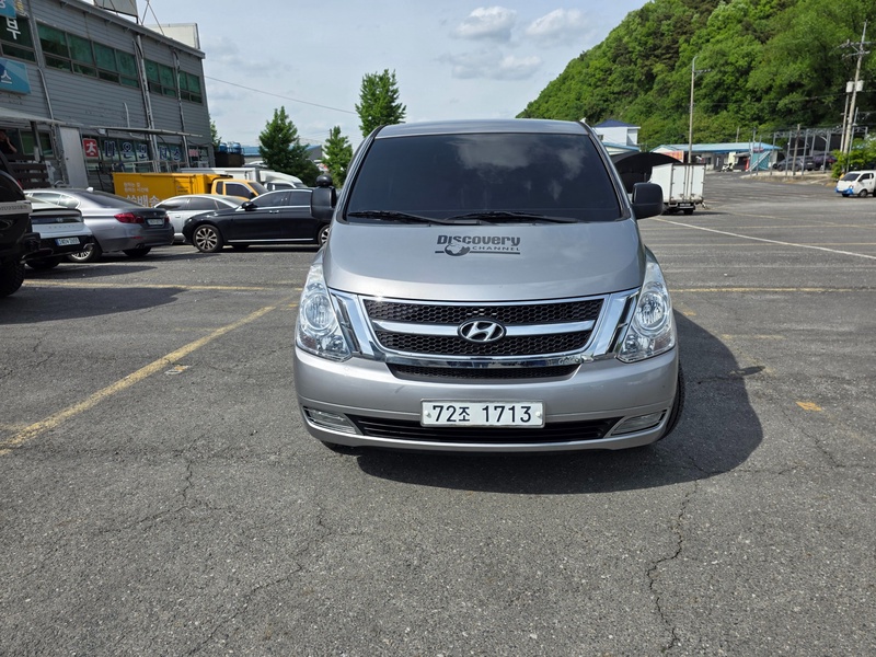Hyundai Starex