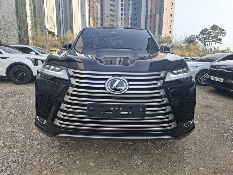 Lexus LX