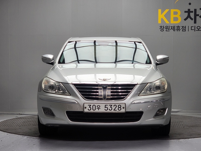 Hyundai Genesis