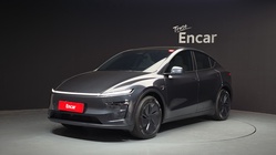 Tesla Model Y 2025