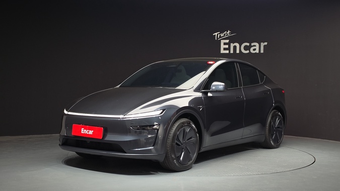 Tesla Model Y 2025