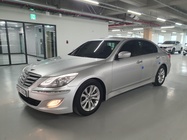 Hyundai Genesis 2012