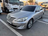 Hyundai Genesis 2012