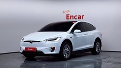Tesla Model X 2019