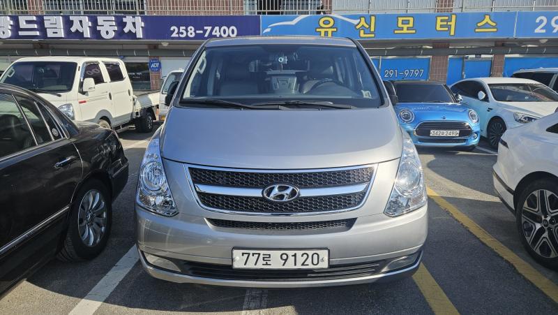 Hyundai Starex