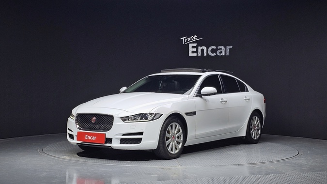 Jaguar XE 2018