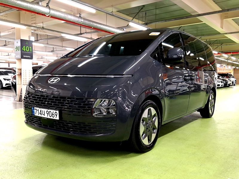 Hyundai Staria