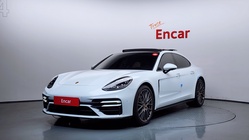 Porsche Panamera 2023