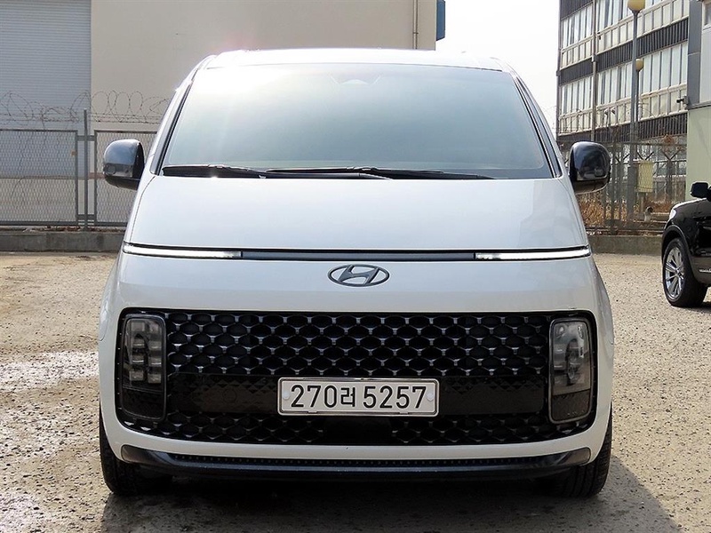 Hyundai Staria