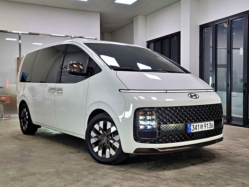 Hyundai Staria