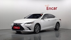 Lexus ES 2019