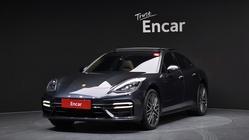 Porsche Panamera 2021
