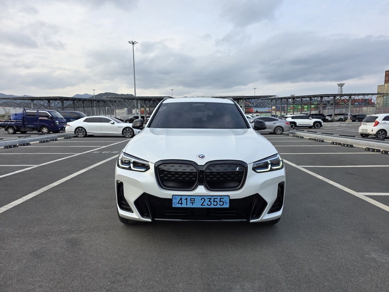 BMW iX3