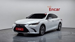 Lexus ES 2020
