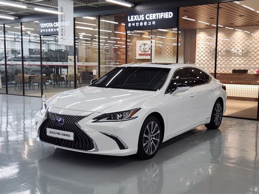 Lexus ES 2020