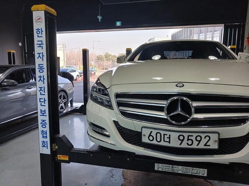 Mercedes-Benz CLS-Class 2012