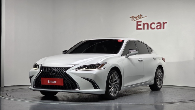 Lexus ES 2023