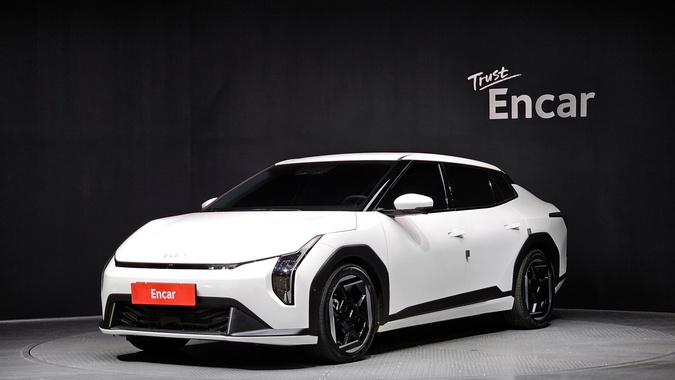 Kia EV4 2025