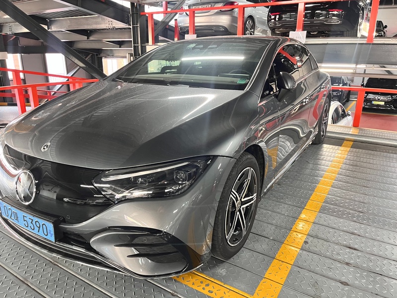 Mercedes-Benz EQE