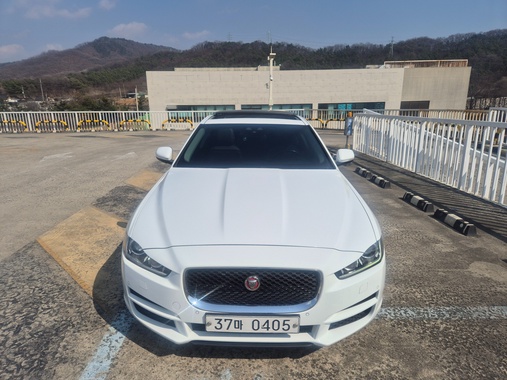 Jaguar XE 2015