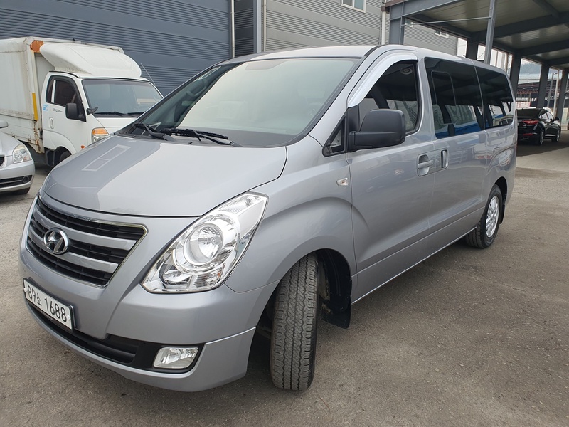 Hyundai Starex