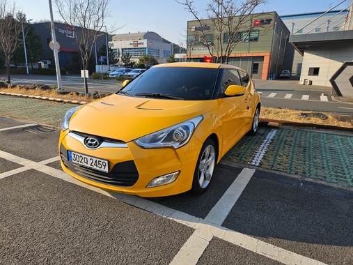 Hyundai Veloster 2013