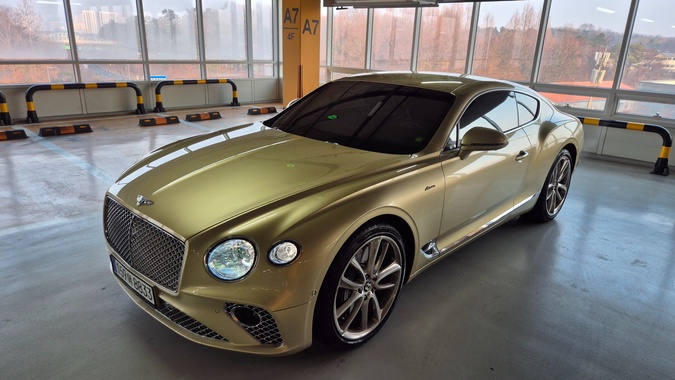 Bentley Continental 2023
