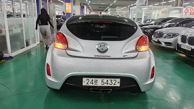 Hyundai Veloster 2011