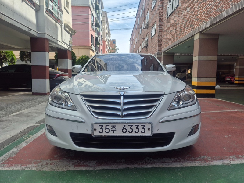 Hyundai Genesis