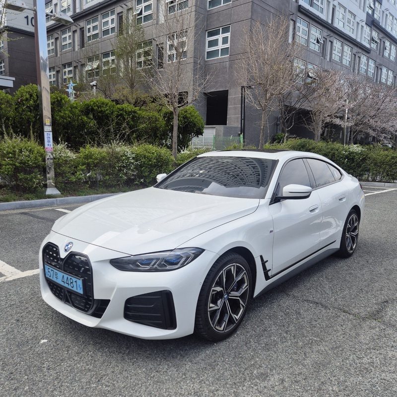 BMW i4