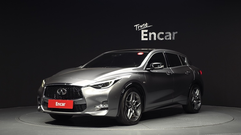 Infiniti Q30