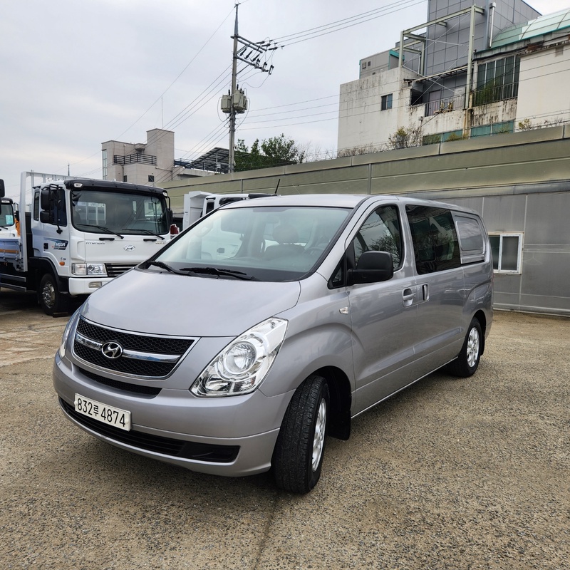 Hyundai Starex