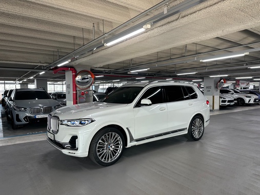 BMW X7 2021