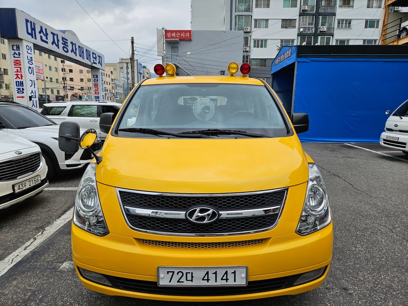 Hyundai Starex