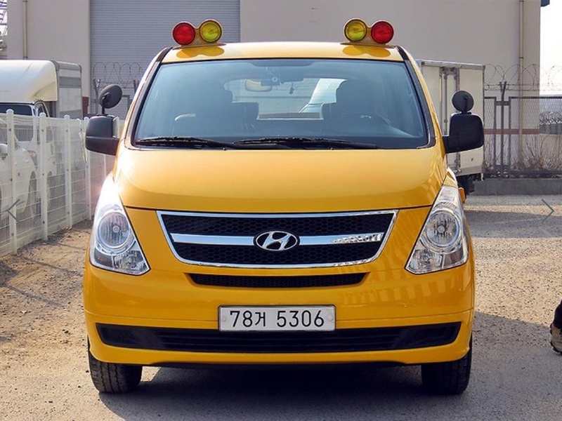Hyundai Starex