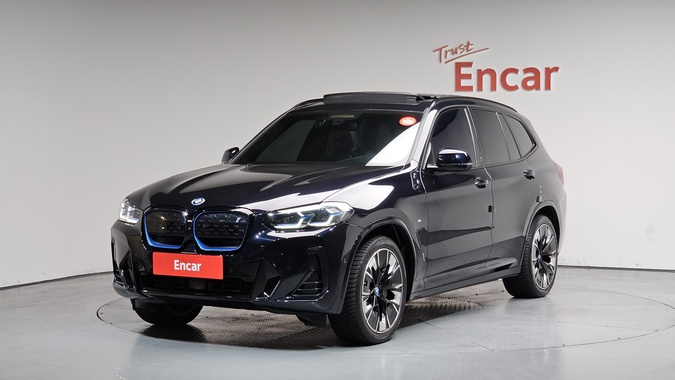BMW iX3 2024