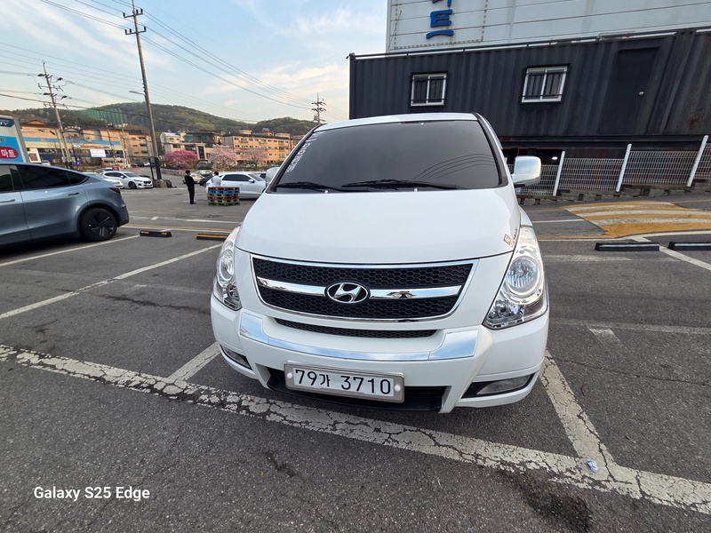 Hyundai Starex