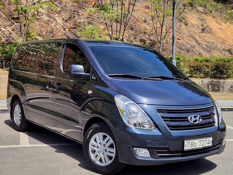 Hyundai Starex