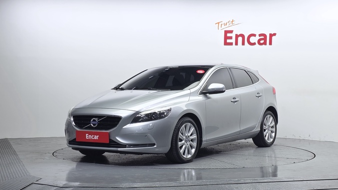 Volvo V40 2015