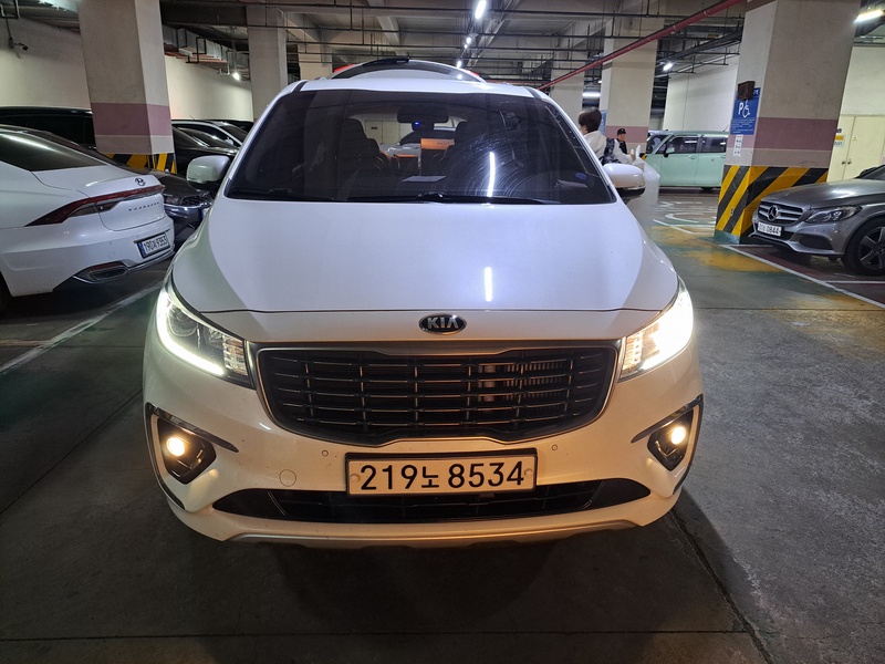 Kia Carnival