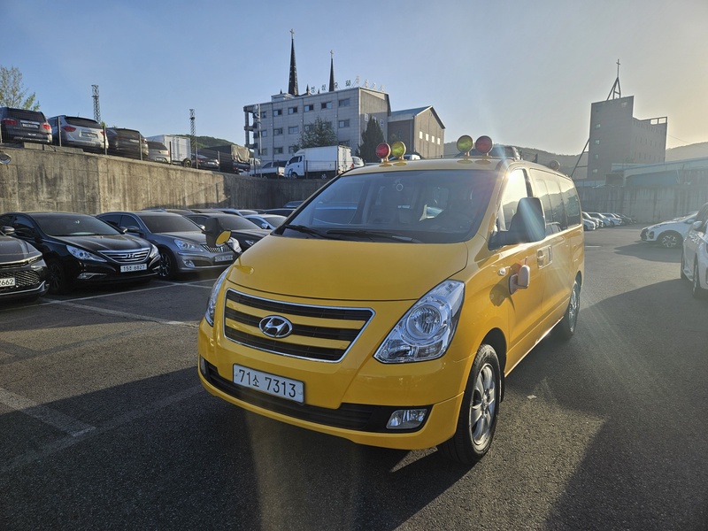 Hyundai Starex