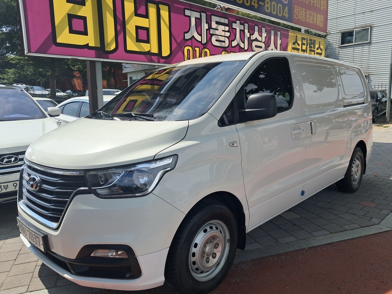 Hyundai Starex