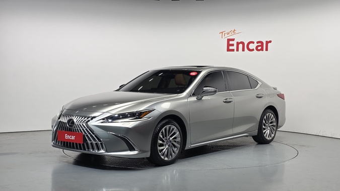 Lexus ES 2025